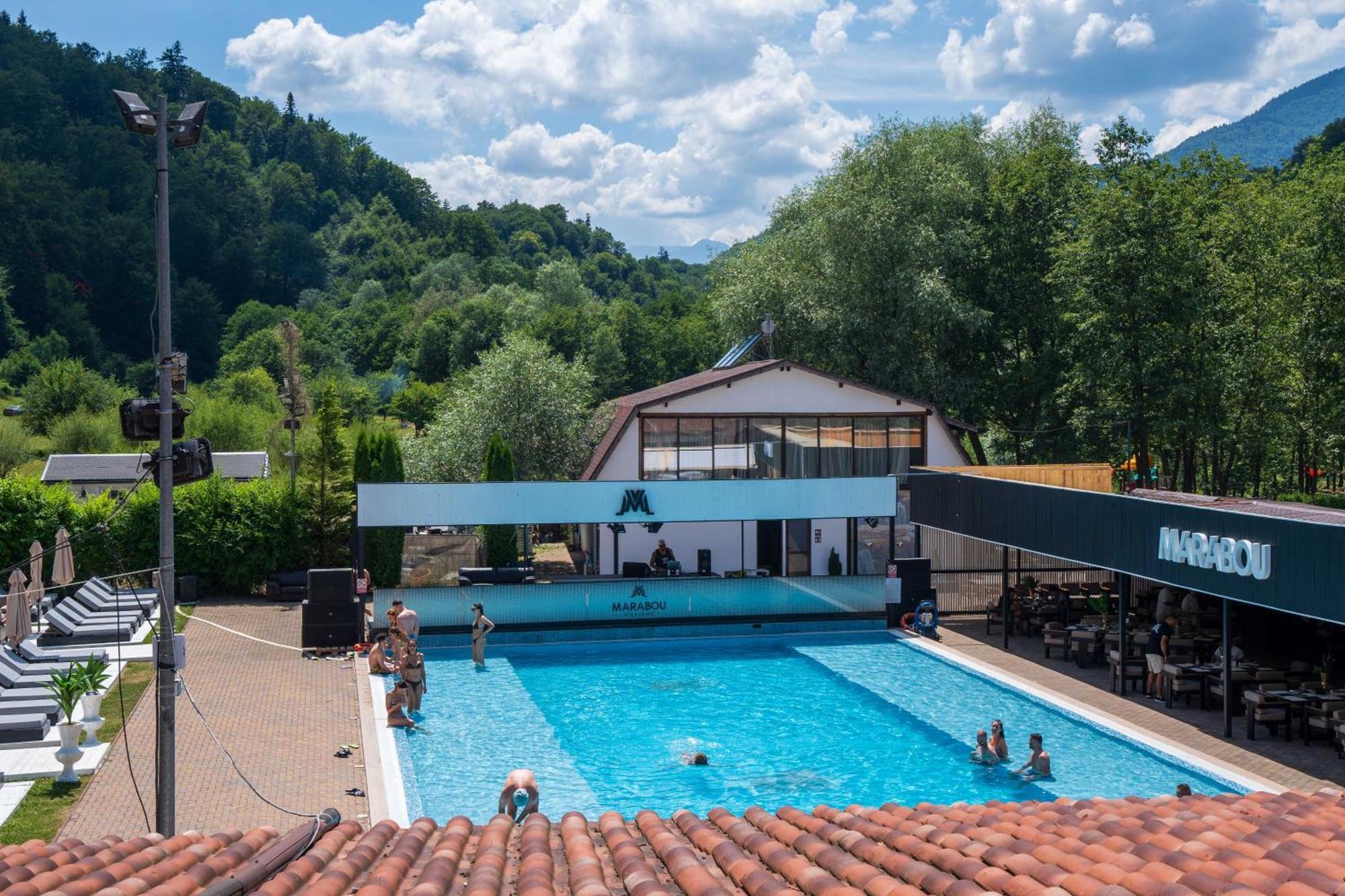 Marabou Resort Брашов Екстериор снимка